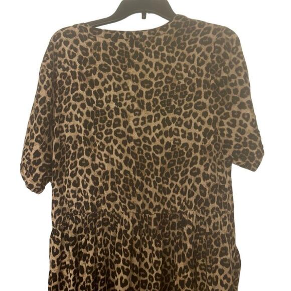 TORRID Challis Leopard Print V Neck Button Front Shark Bite Hem Dress Size 2/2X - Picture 10 of 13